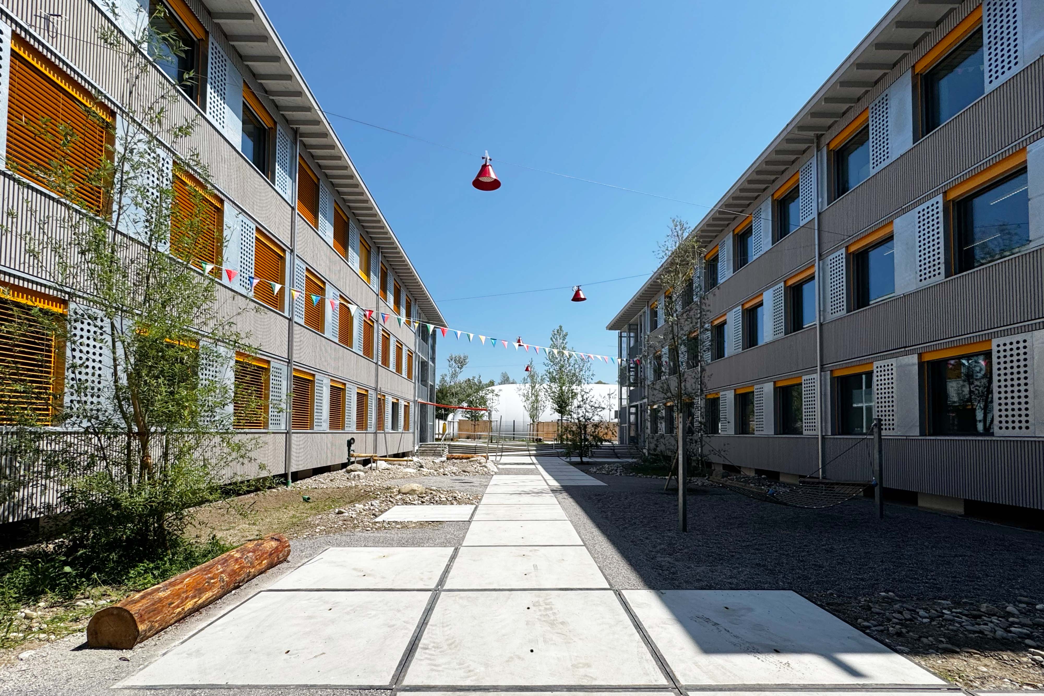 https://lichtbau.ch/wp-content/uploads/2025/08/Schulprovisorium_Gaswerkareal_Lichtbau_1.jpg